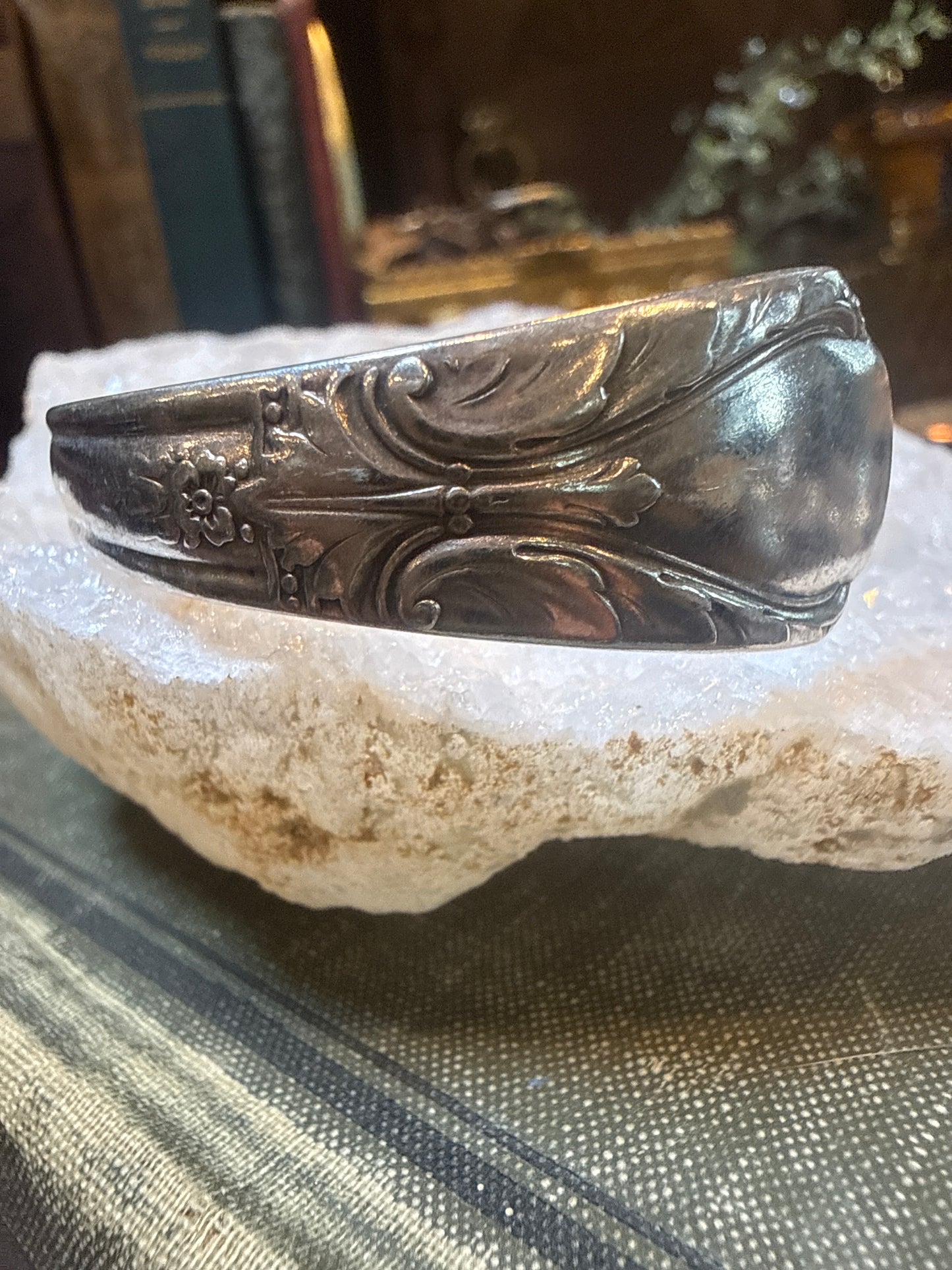 Avalon-Cabin Cuff 1940s
