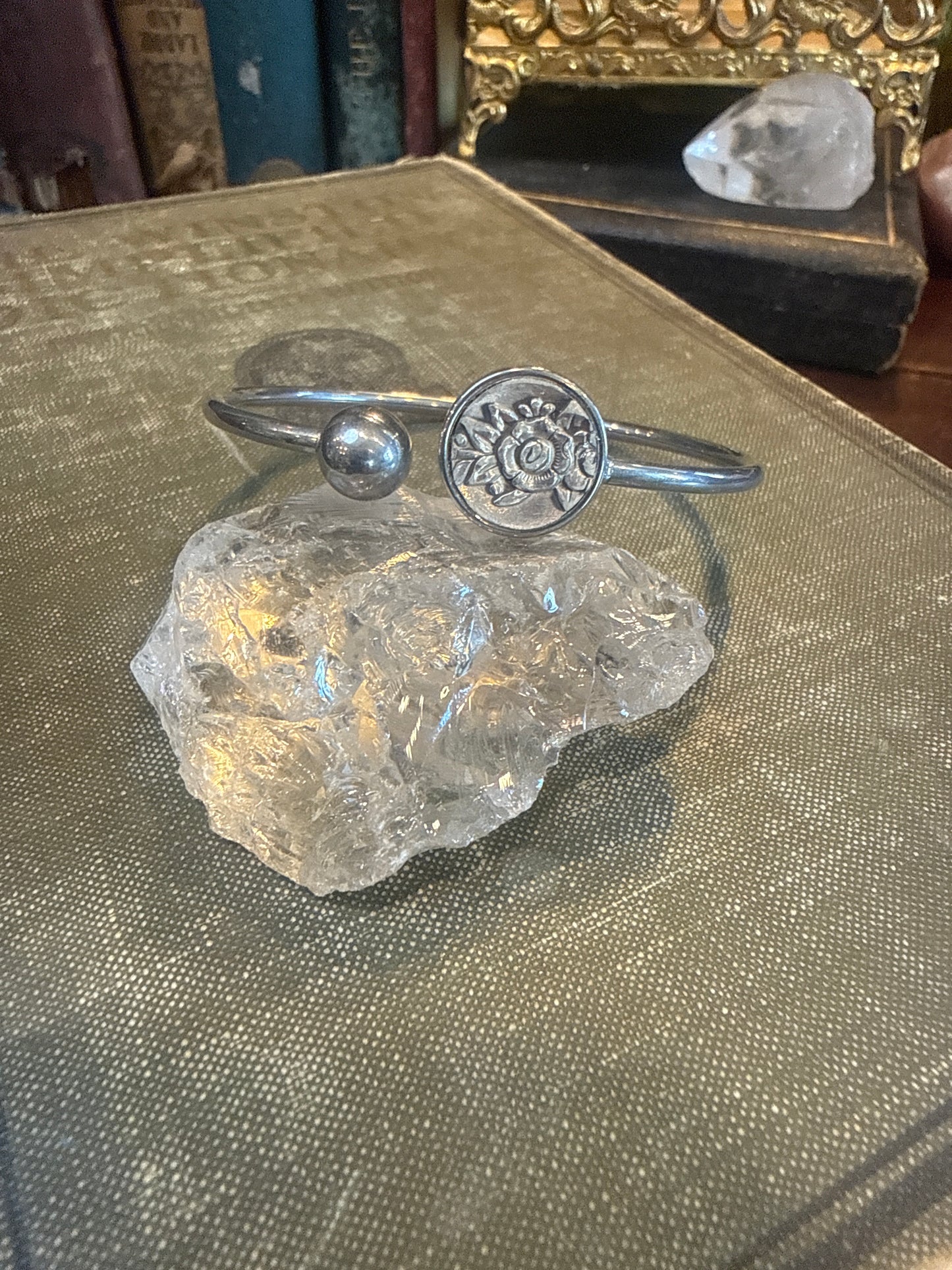 ￼ Knife Handle Cuff #1