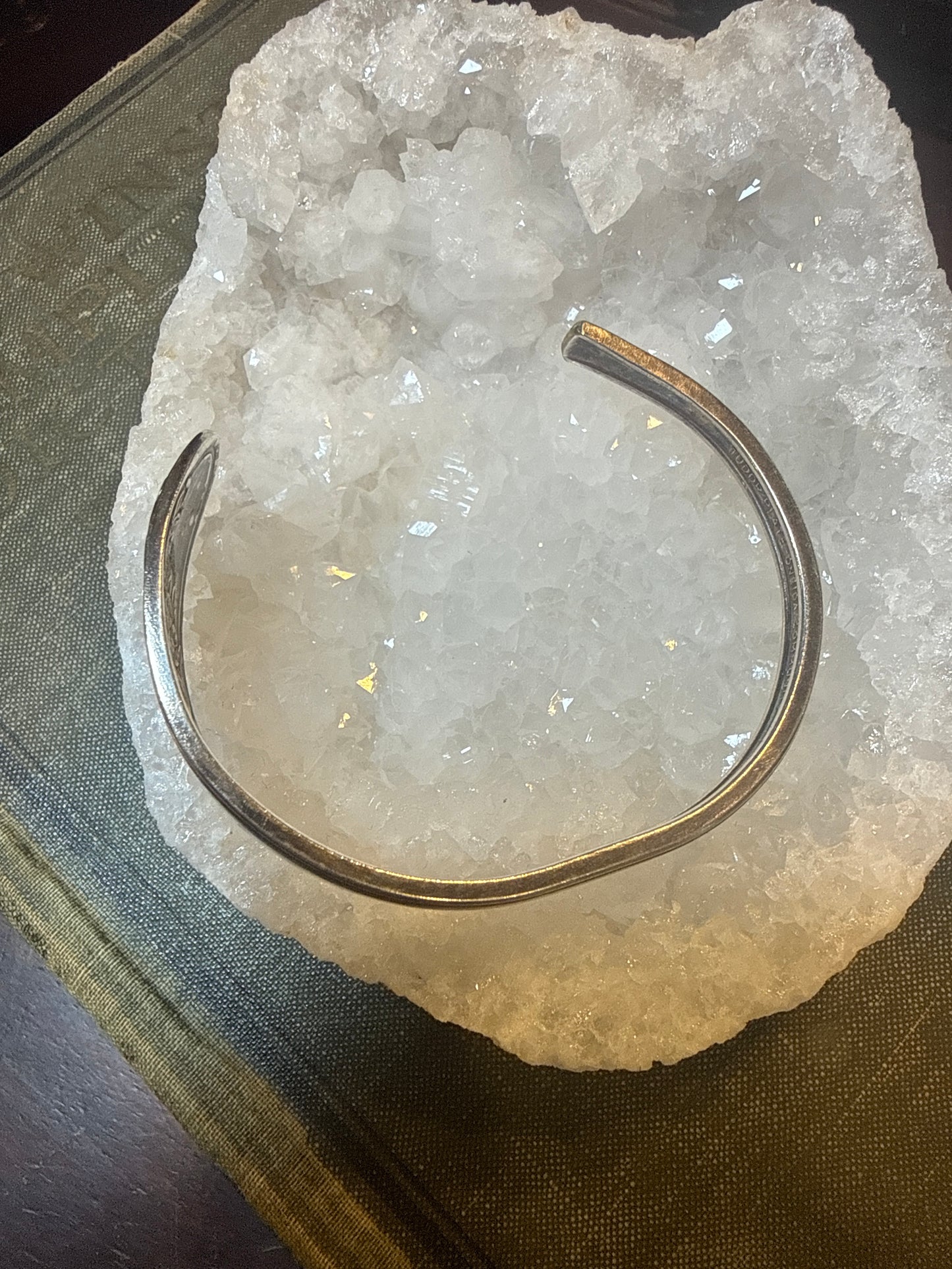 Queen Bess II 1946 Cuff