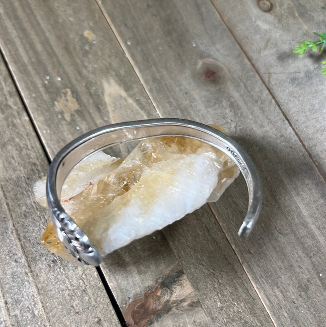 Cavalier cuff