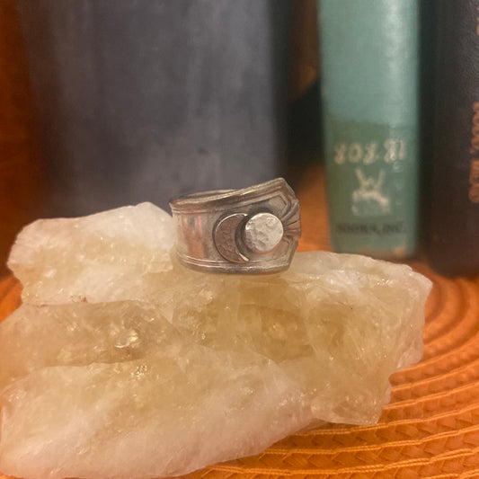 Moon Ring sz 7