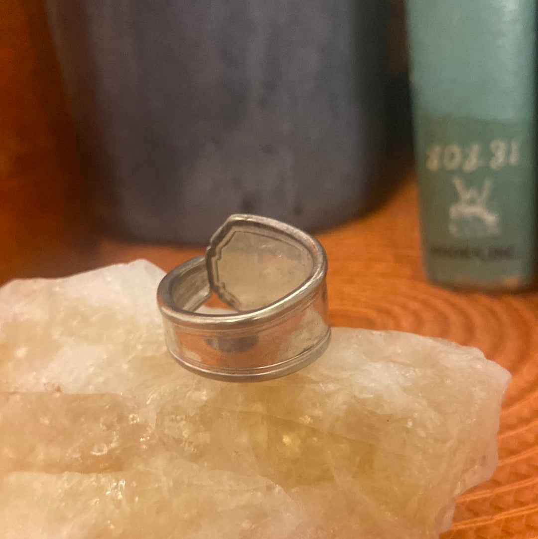 Moon Ring sz 7